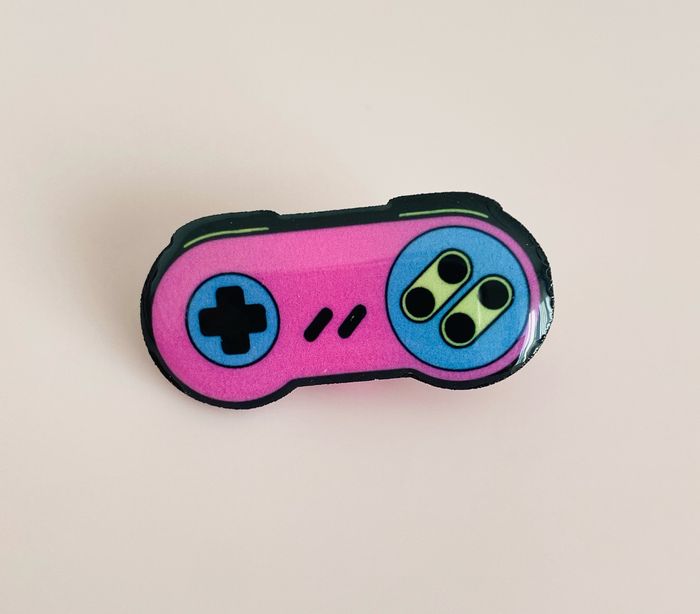 Pins Fait Main Résine Kawaii Manette Rose - photo numéro 2