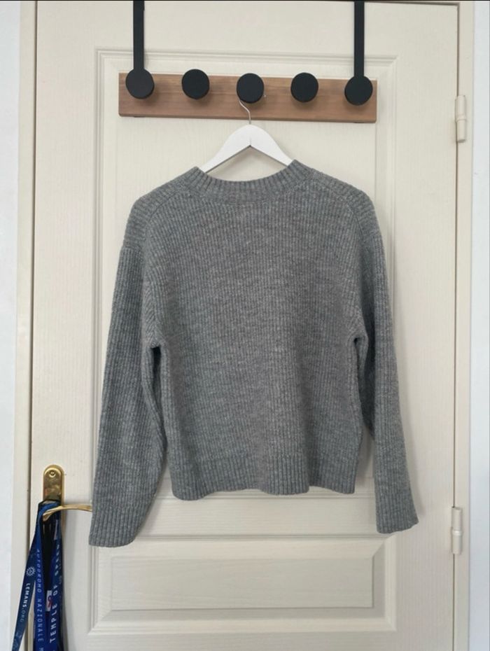 Pull H&M gris - photo numéro 2