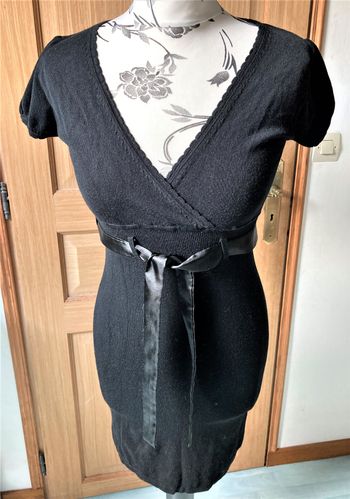 Robe en maille noire ceinture ruban satin taille 36/38