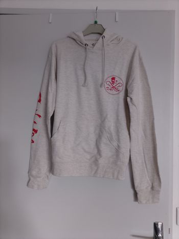 Sweat shirt à capuche