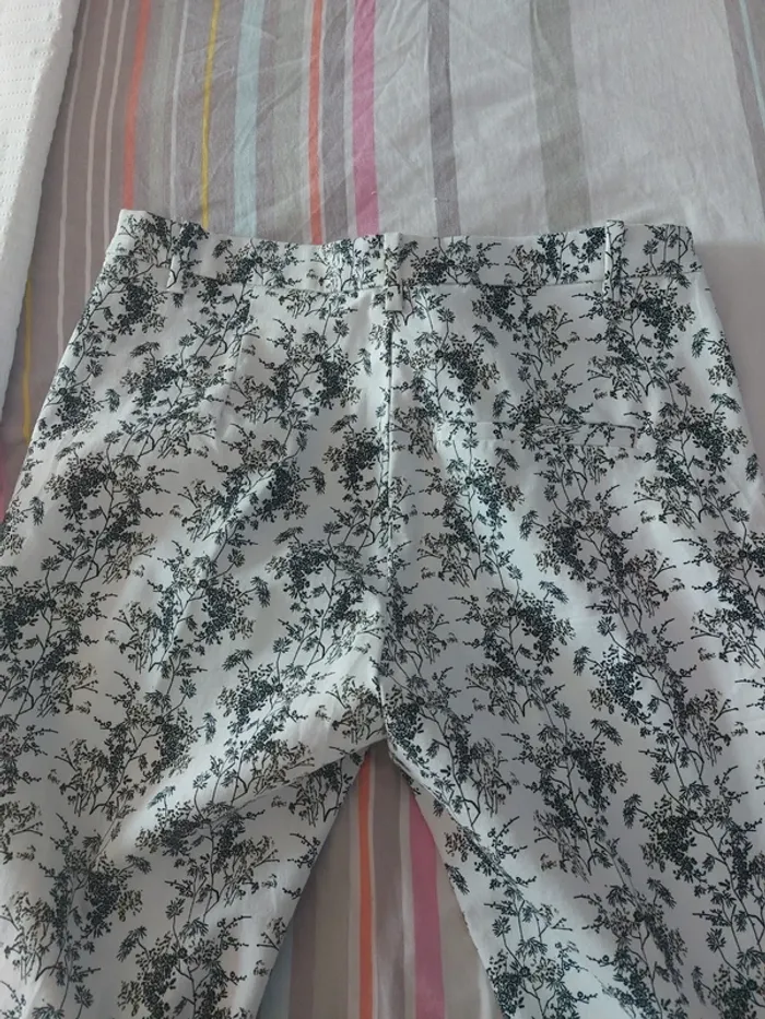 Magnifique pantalon cigarette motifs feuillage noir - photo numéro 9
