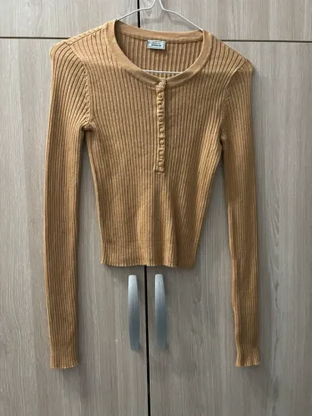 Pull crop top