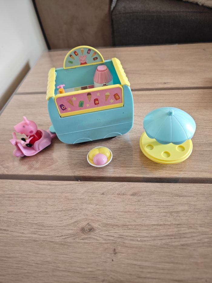 Jouet Peppa pig, très bon état, complet