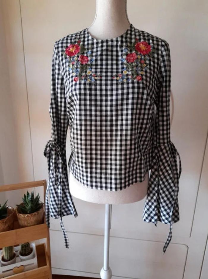 Camisa de cuadros con bordados