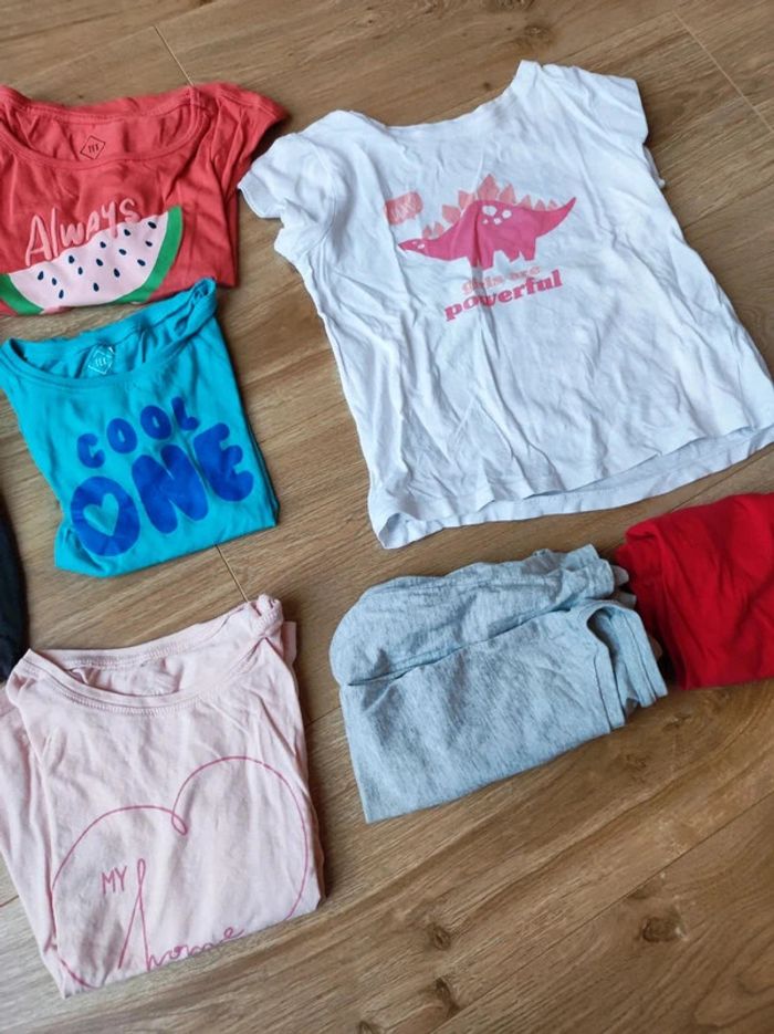 8 t shirts 4 5 ans manches courtes tex très bon état - photo numéro 2