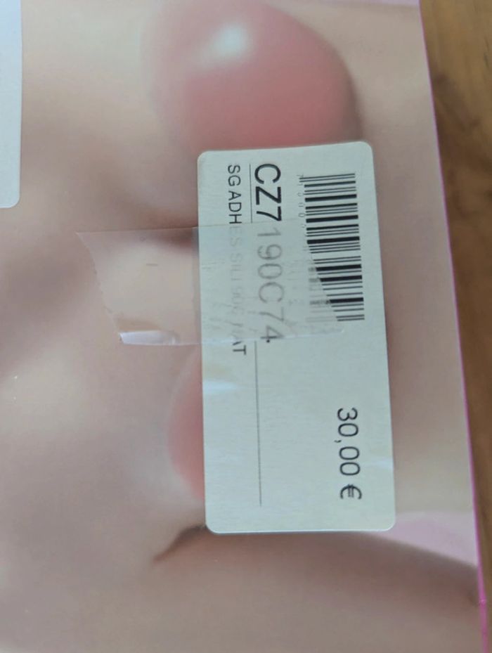 Soutien gorge adhésif silicone - photo numéro 3