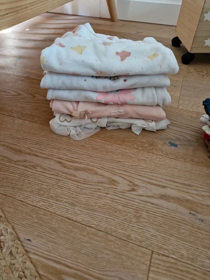 Lot de vêtements bébe fille 6 mois (43 pcs)🌻 - photo numéro 2