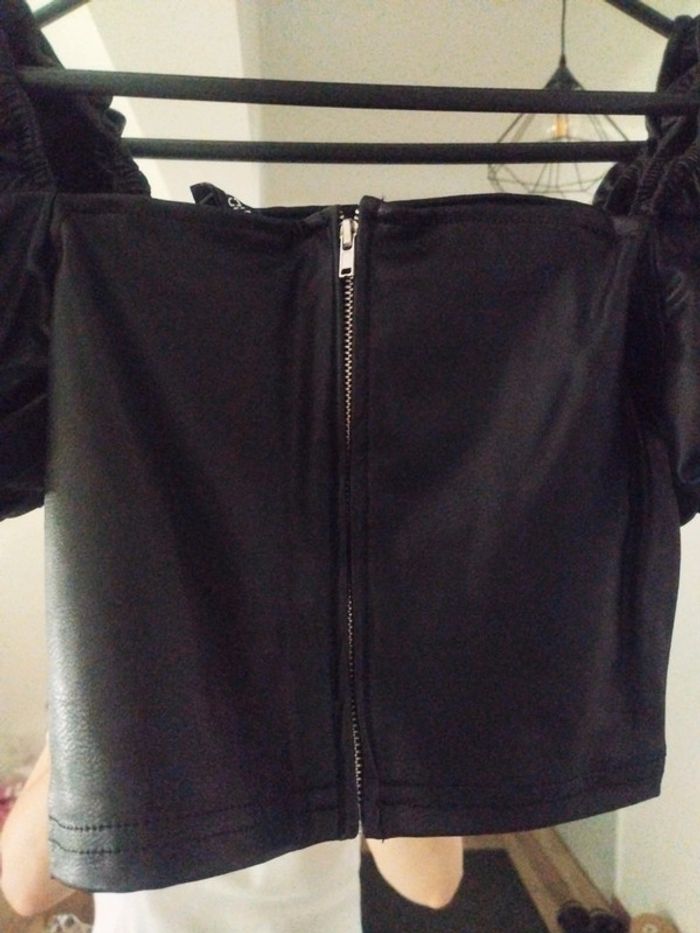 Crop top en simili noir taille 34 H&M neuf - photo numéro 4