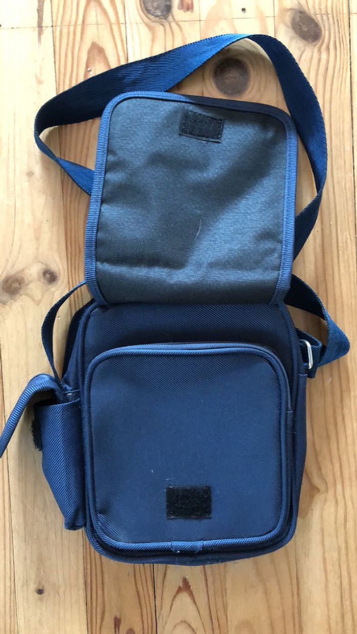 Superbe sac en bandoulière état comme neuf , très pratique et très chouette - photo numéro 3