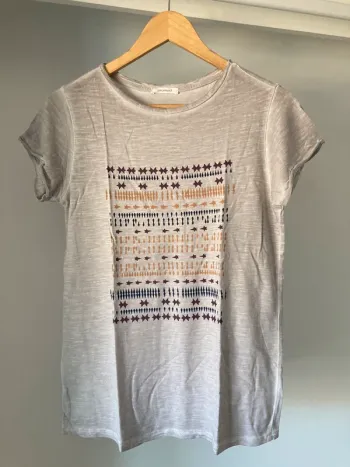 Tee shirt