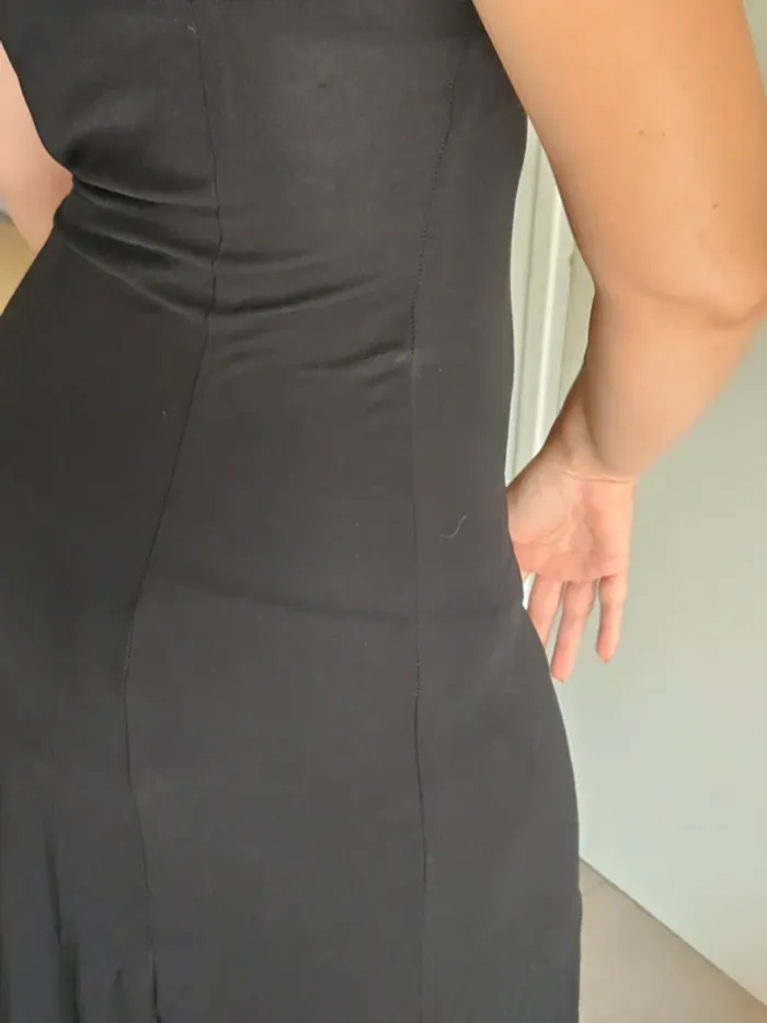 Robe de soirée longue noire fendue - photo numéro 12