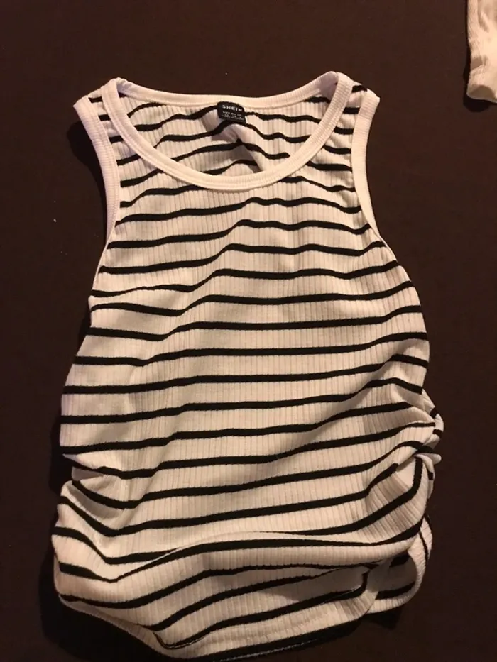 lot de t-shirts debardeur xs 4+1 offert - photo numéro 2