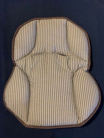 Réducteur pour siège bébé