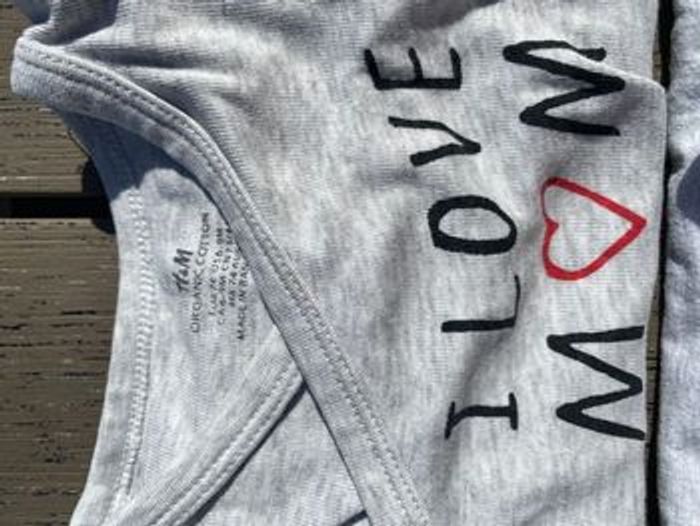 Lot 4 bodies 9 mois - photo numéro 3