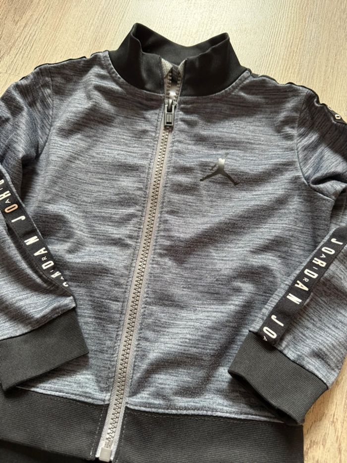 Jogging Jordan gris et noir 24 mois - photo numéro 4