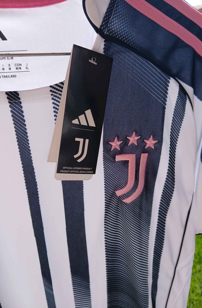 Maillot Juventus Turin 2025-2026 taille M Domicile Neuf - photo numéro 2