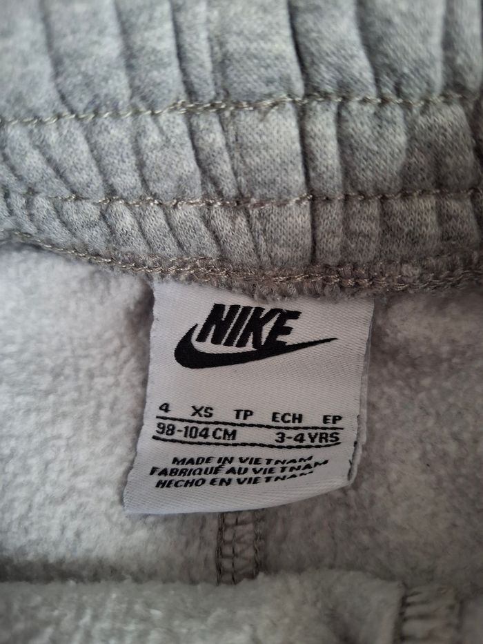 Jogging Nike 3/4 ans gris - photo numéro 3