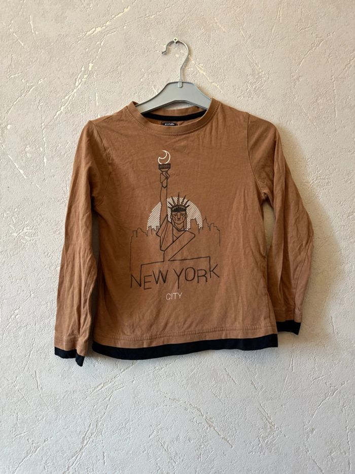 T-shirt manches longues taille 8 ans