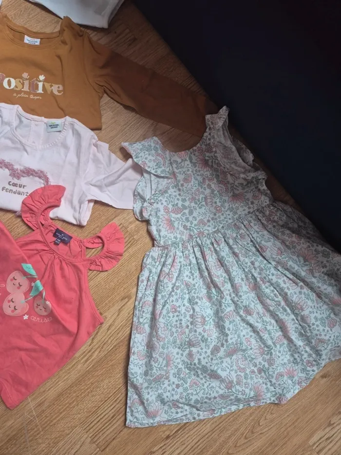Lot vêtements fille 3 et 4 ans - photo numéro 4