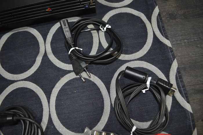 Console PS2 avec 1 jeu et 1 manette - photo numéro 5