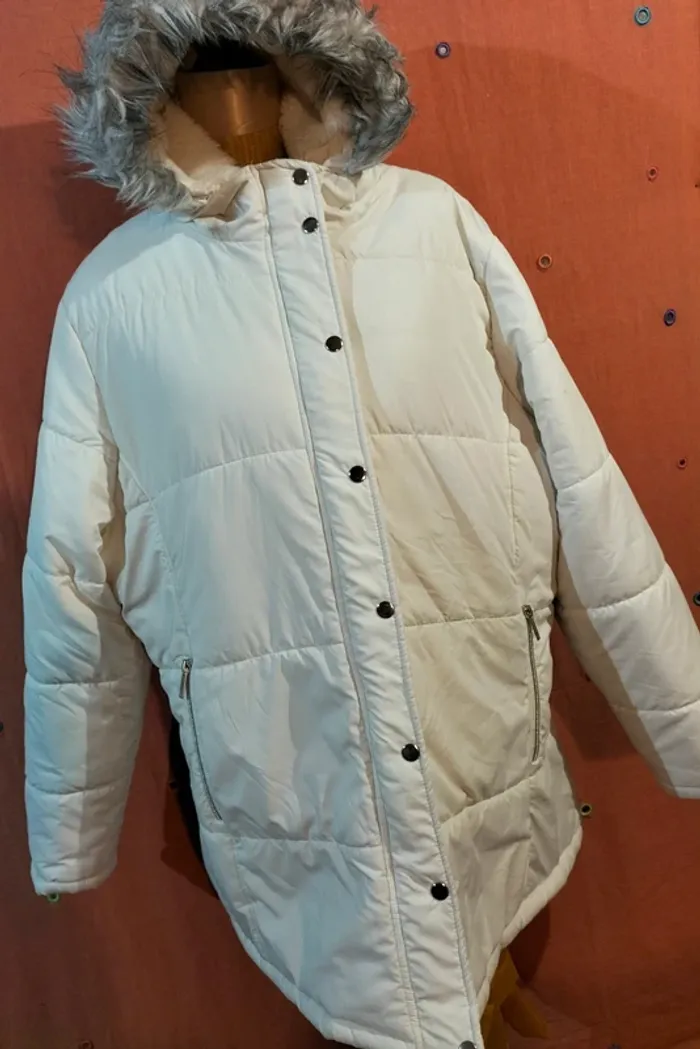 Manteau blanc taille 54/56