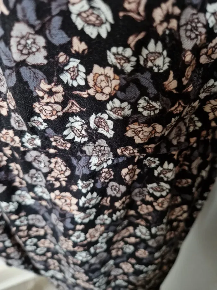 Combinaison short manche longue fleurie h&m taille 44 - photo numéro 4