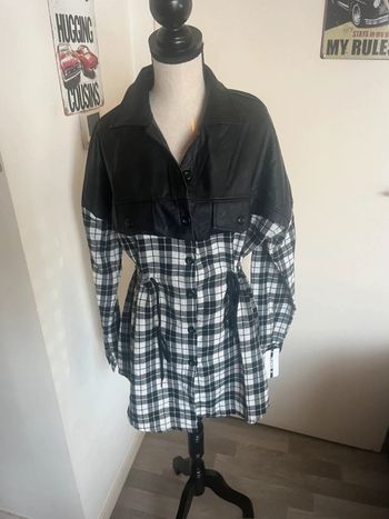Très belle chemise tunique blouse simili cuir taille unique neuf