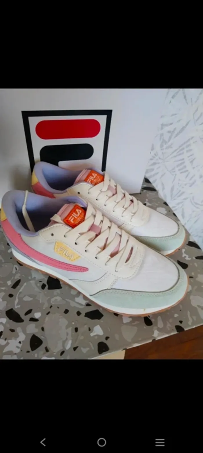 🚨à saisir 🚨 baskets jamais portées de marque Fila en cuir femme pointure 38 - photo numéro 3