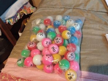 Sac de 90 boules de loto colorées 38 mm neuves
