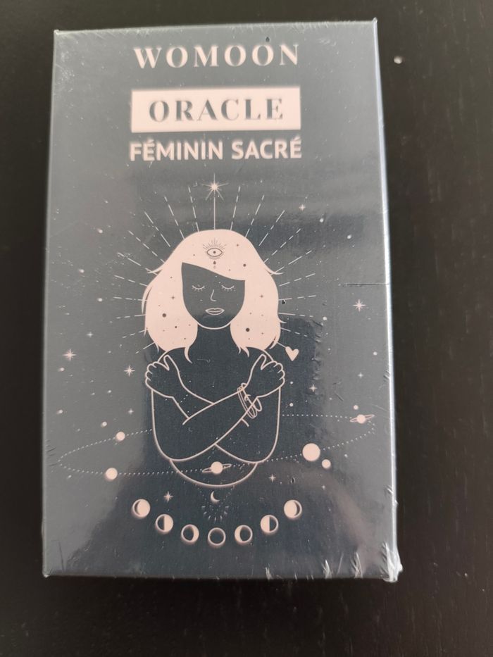 Oracle feminin sacré womoon neuf sous blister