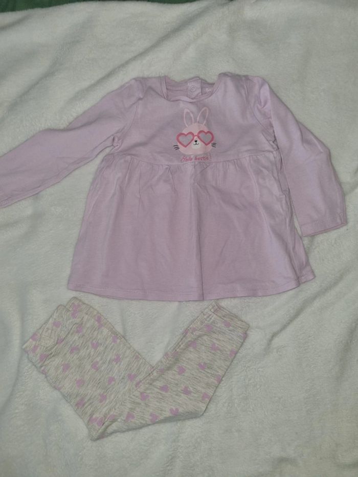 Ensemble legging et tee-shirt manches longues