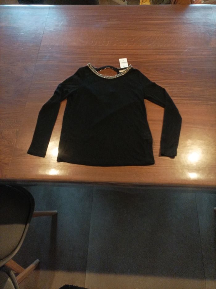 Petit pull noir femme avec encolure perles argentées taille XS - photo numéro 3