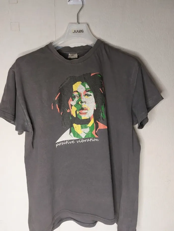 Tee-shirt imprimé gris B&C
