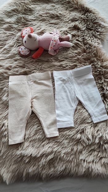Lot 2 leggings blanc beige 1 mois