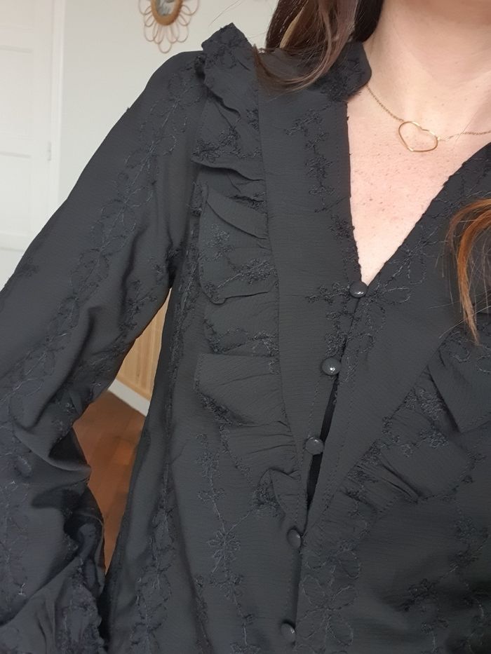 Blouse noire froufrous St Malo Taille S - photo numéro 5