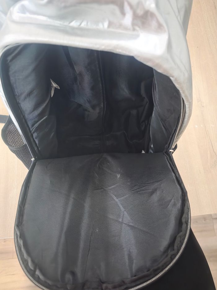 Cartable sur roulettes hot wheels etat neuf - photo numéro 4