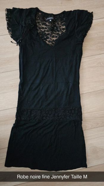 Robe dos nu dentelle