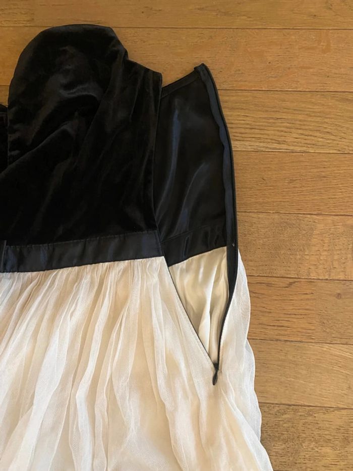 Robe de fêtes en velours noir et tulle blanc - photo numéro 11