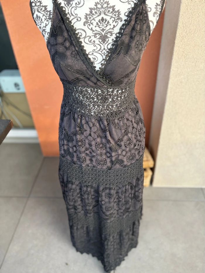 Robe longue à dentelle, taille unique (36/38) , correspond à un M - photo numéro 4