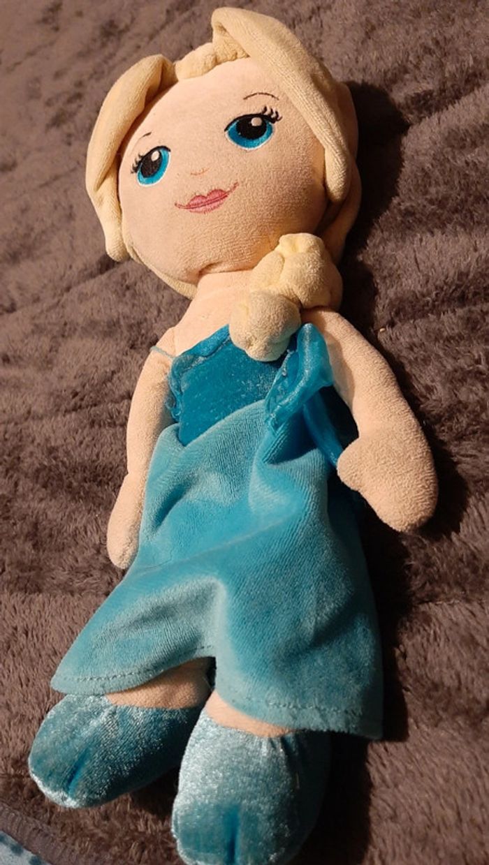 Poupée la reine des neiges - photo numéro 6