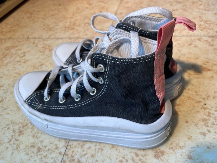 Basket converse taille 32 fille semelles compensées en très bon état - photo numéro 4