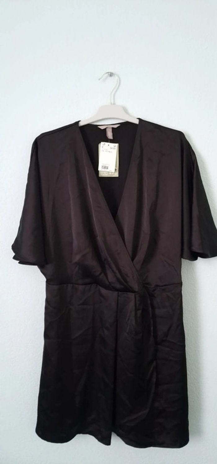 Robe satiné portefeuille taille L neuve avec étiquette - photo numéro 2