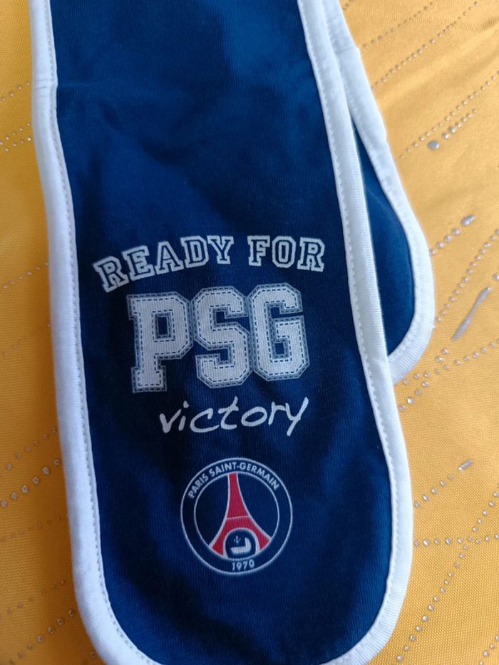 Short et écharpe bébé PSG 9-12 mois 75-80 cm - photo numéro 6