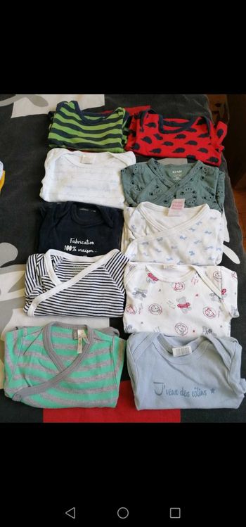 Lot 10 bodies 3 mois