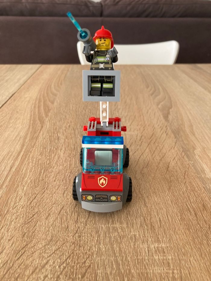 Lego 60212 Camion de pompier - photo numéro 3