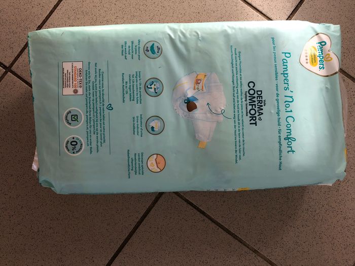 Couches Pampers numéro 2