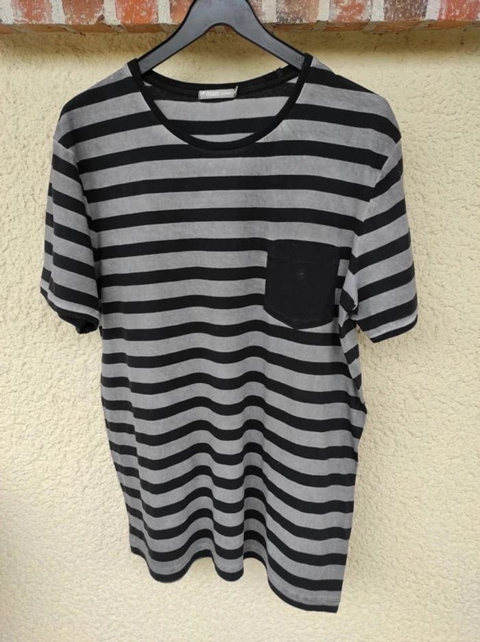 T shirt rayé gris et noir
