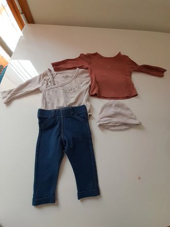 Ensemble fille Taille 3 mois + bonnet de naissance