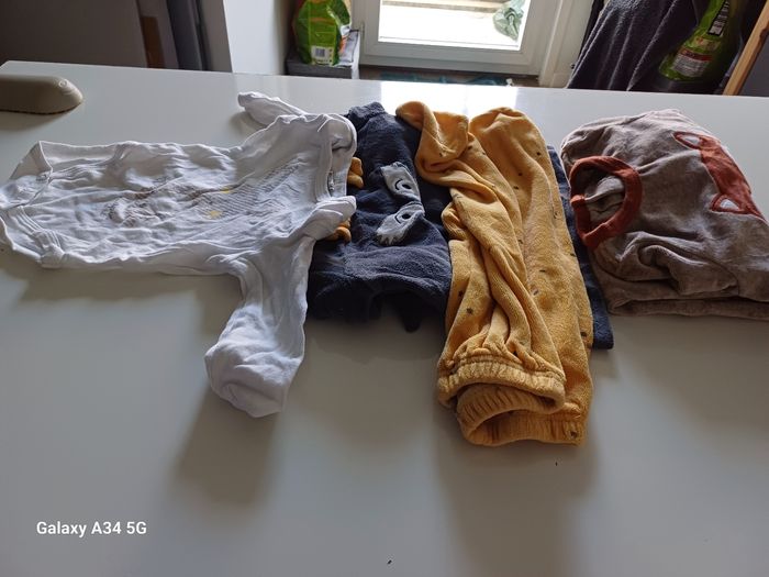 Lot de 2 pyjama en 6 mois un1 pièce l'autre 2 - photo numéro 6