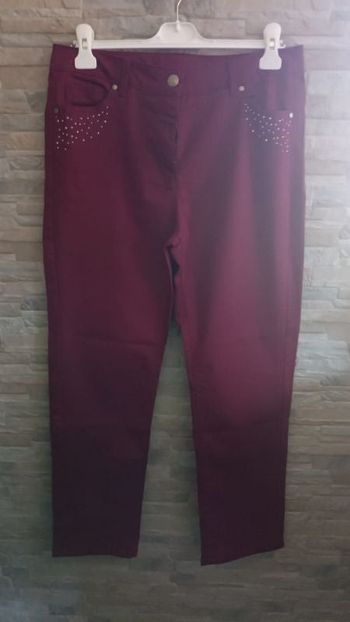 Pantalon bordeaux à strass 42